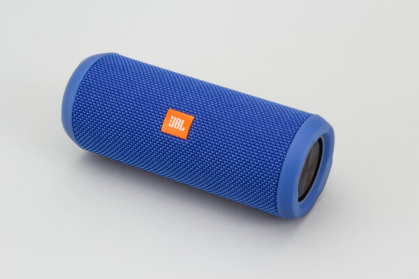 ASCII.jp：お風呂でもJBLサウンド！ Bluetoothスピーカー「JBL FLIP3