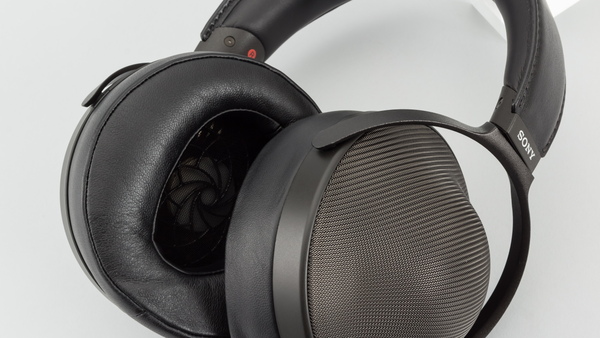 ASCII.jp：20万円超のソニー極上ヘッドフォン「MDR-Z1R」はもはや