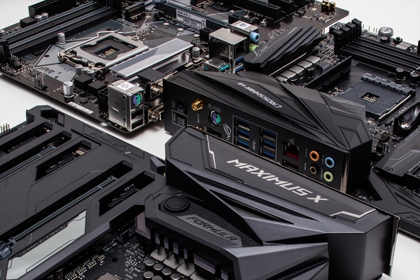 マザーボード、ハイエンドとエントリー向けはどこが違う？ ASUS製品で