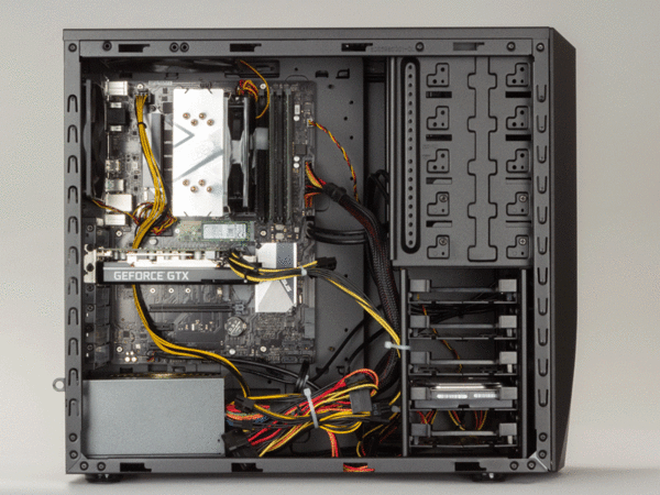 ASCII.jp：GTX 1660Ti搭載高コスパゲーミングPC、アクセスしやすい端子