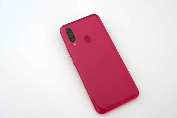 ASCII.jp：2万円台で機能は必要十分！ Y!mobile初の5Gスマホ「Libero