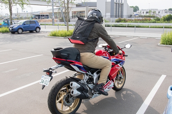 レコードを運べるバイク＆自転車にピッタリのバックパックを発見