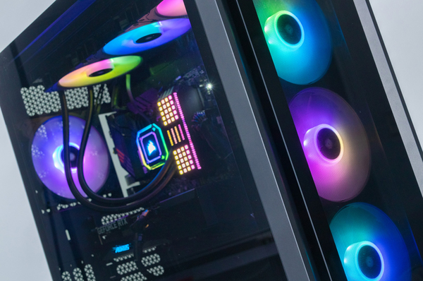 ASCII.jp：見た目も性能もこだわりたい自作erに！ CORSAIRのiCUE対応