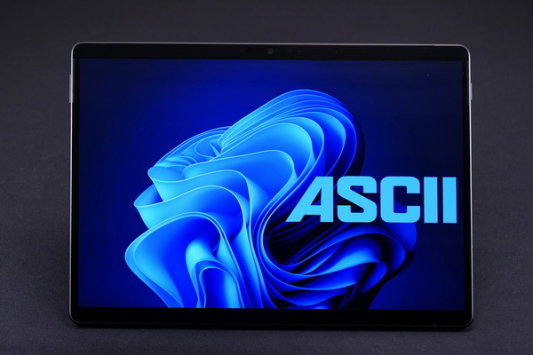 ASCII.jp：「Surface Pro 8」実機レビュー = Windows11がスグに使える