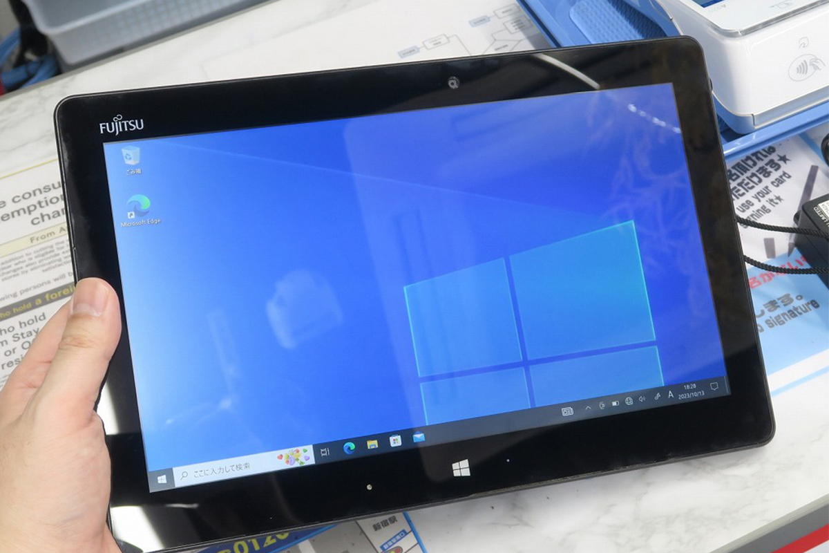 ASCII.jp：クレードル＆ペン付き！ Windows 10でフルHDの中古ARROWS