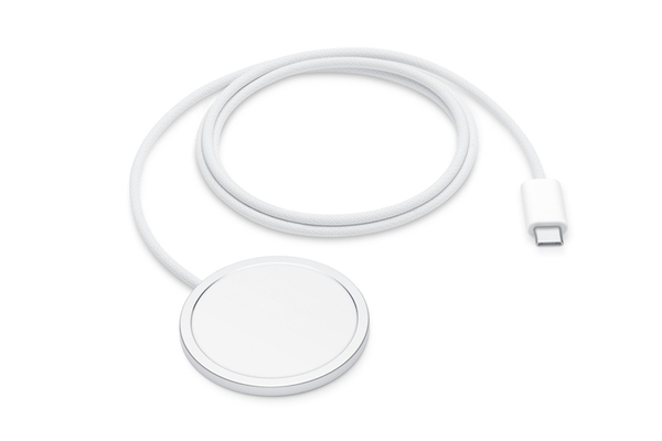 ASCII.jp：アップルの純正MagSafe充電器が進化！ iPhone 16を約30分で