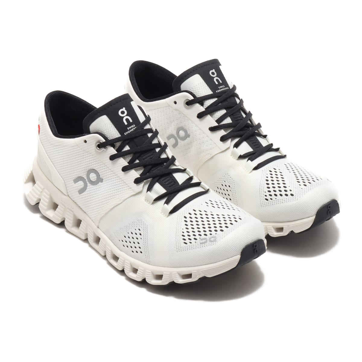 On Cloud X White/Black（オン クラウド エックス-ホワイト） | atmos