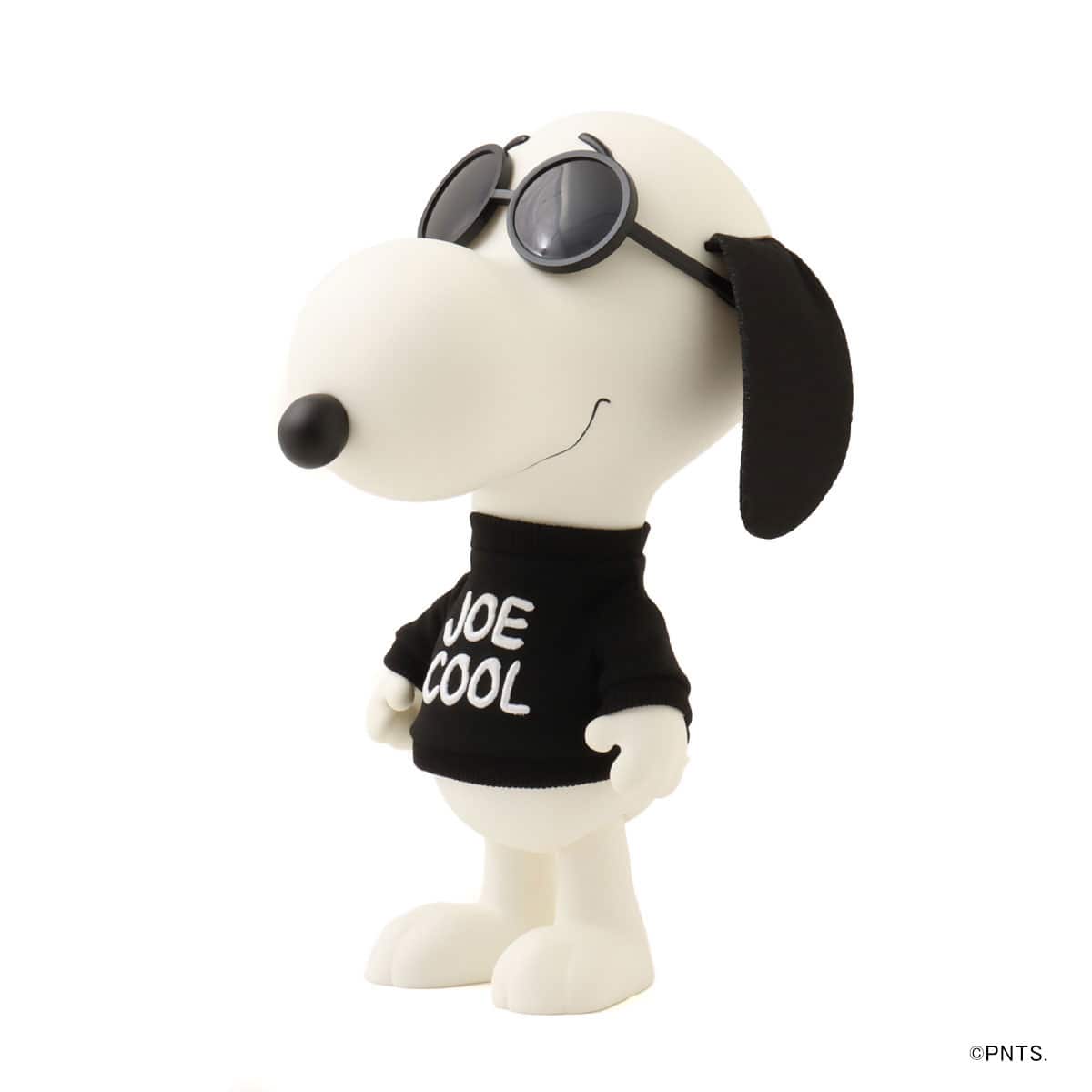 SUPER7 PEANUTS SUPER SIZE VINYL - SNOOPY JOE COOL BLACK SWEATER
