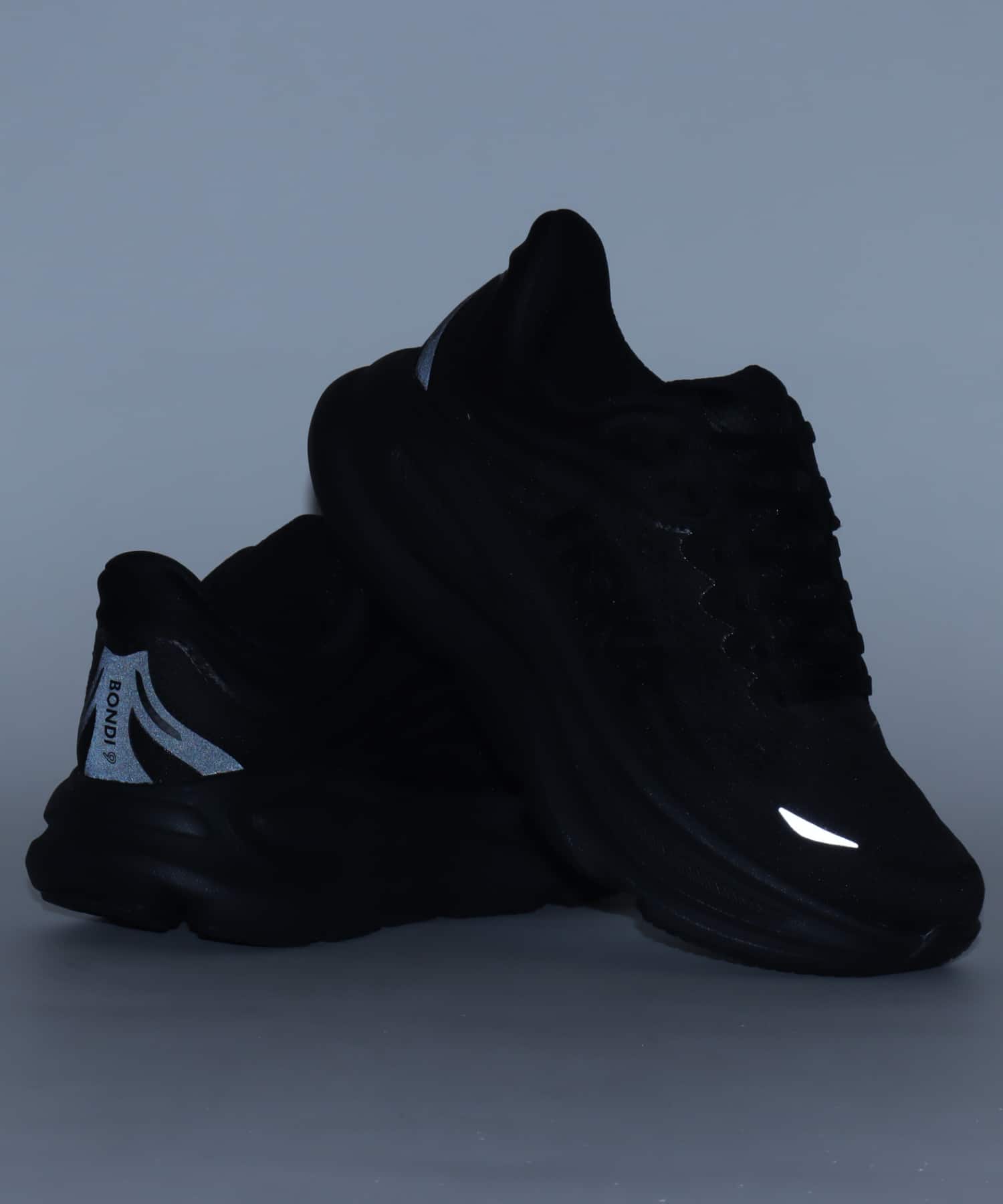 HOKA BONDI 9 BLACK / BLACK（ホカ ボンダイ 9-ブラック） | atmos