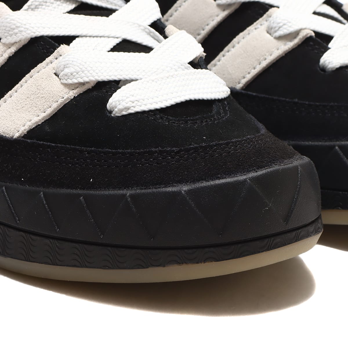 adidas ADIMATIC CORE BLACK/CRYSTAL WHITE/GUM（アディダス アディ