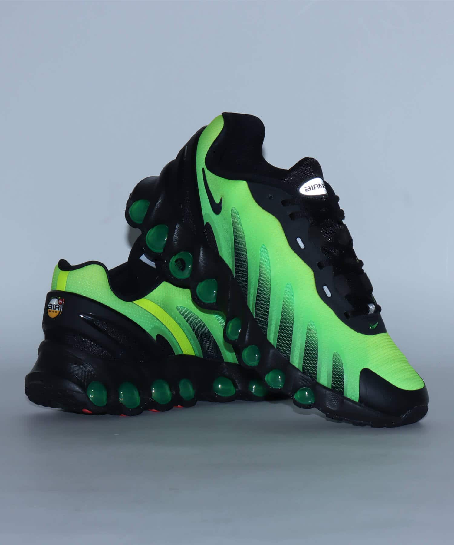 NIKE AIR MAX DN8 AMD BLACK/BLACK-GREEN STRIKE-VOLT（ナイキ エア