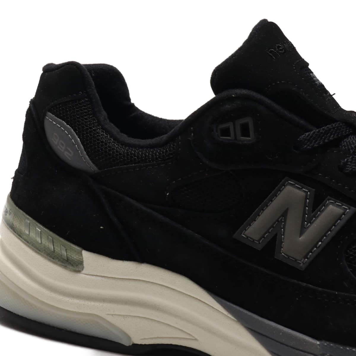 New Balance M992BL BLACK（ニューバランス M992BL-ブラック） | atmos
