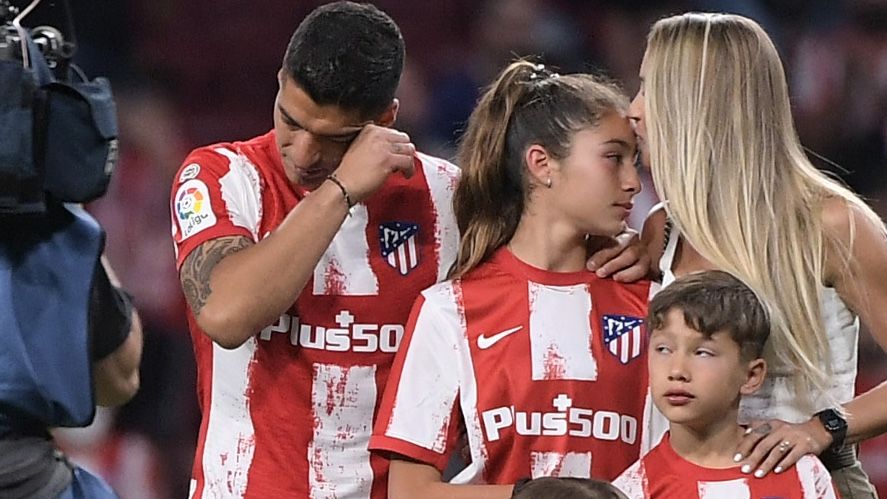 ルイス・スアレスがアトレティコ退団…セレモニーで涙止まらず「僕の