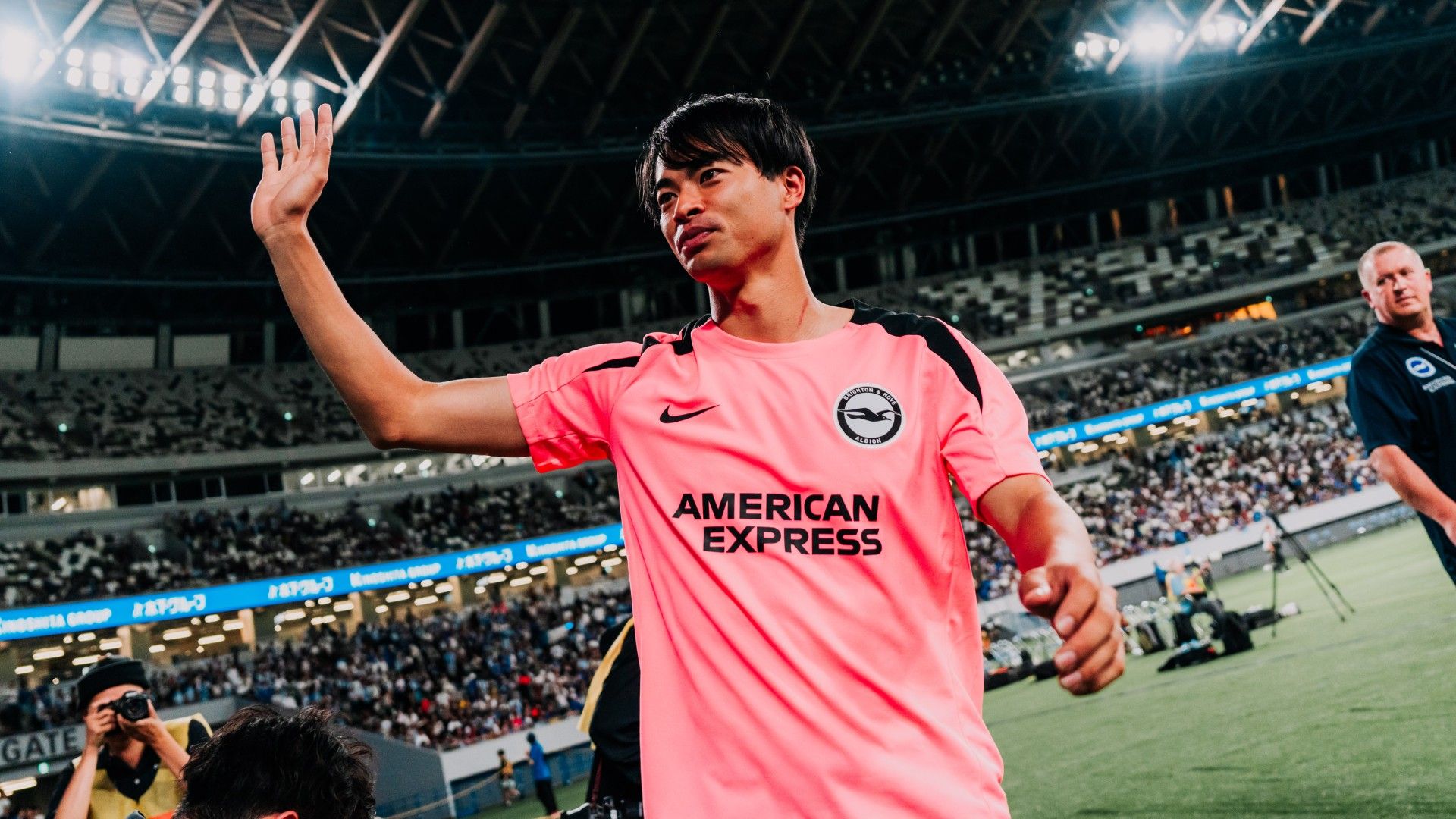 三笘薫、日本のサポーターに感謝しつつ「ブライトンの一員として結果を