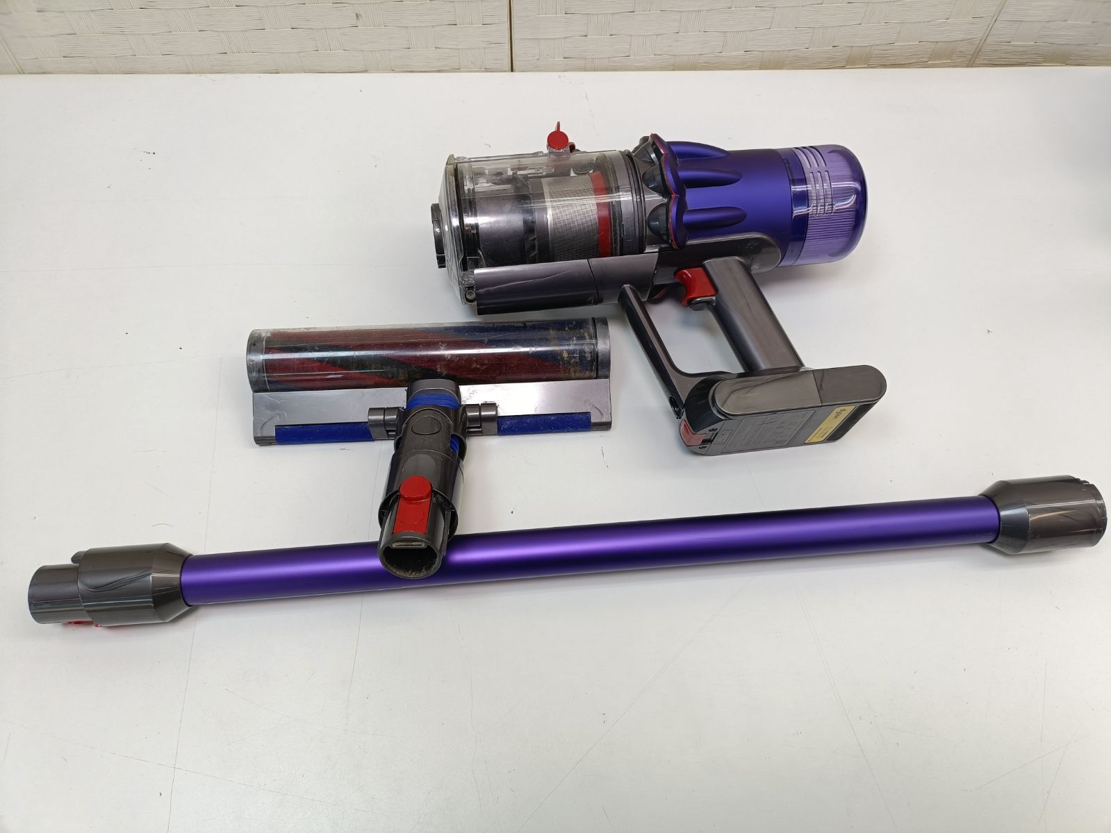 ジャンク品 ダイソン Dyson 掃除機 コードレスクリーナー SV18 - メルカリ