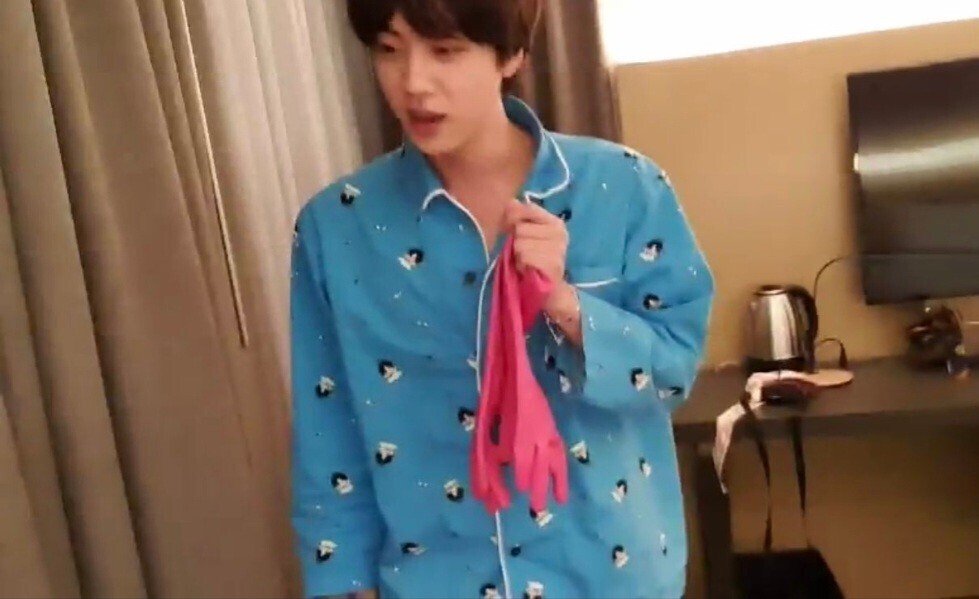 ジンくんのパジャマでビジネスホテルをうろうろしてみた話｜Ai｜本と