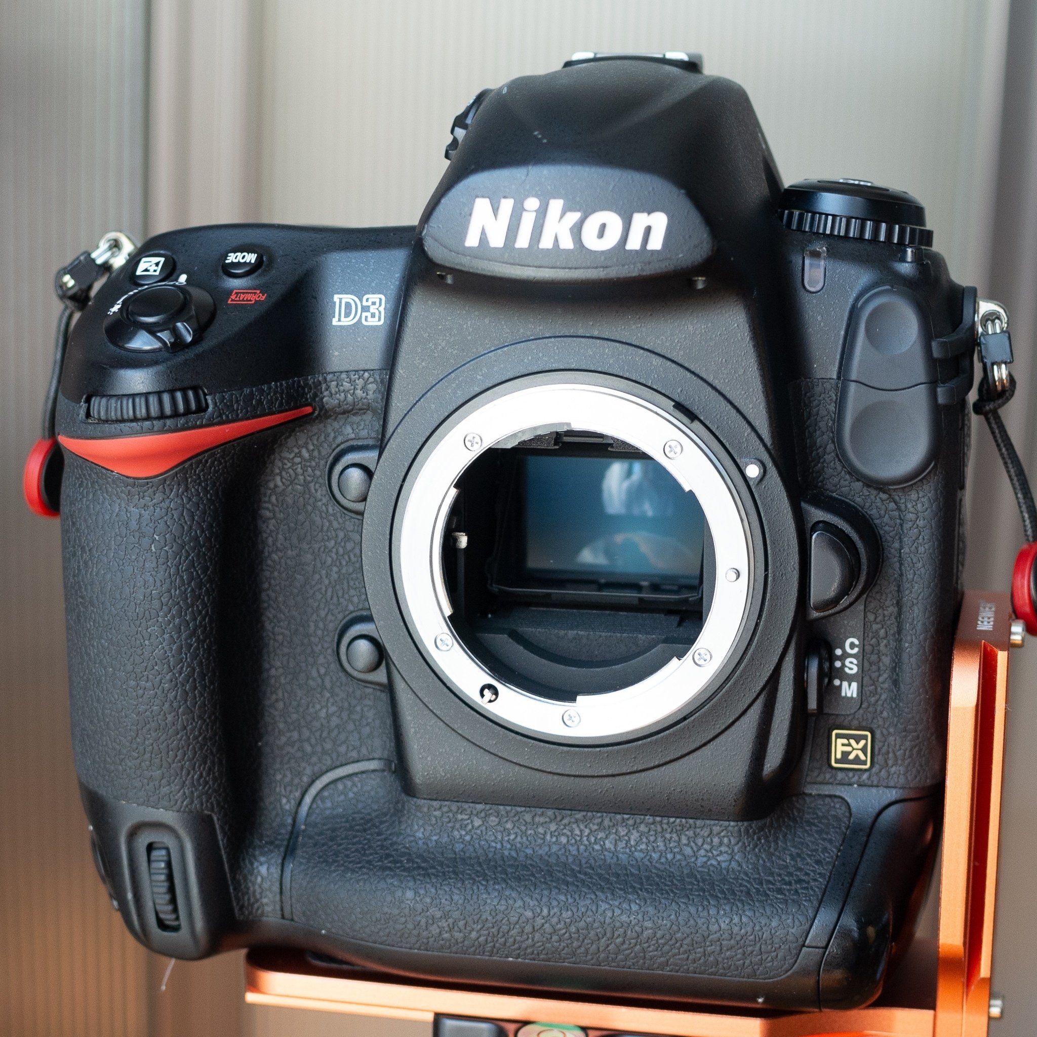 象徴的なNikon D3 – FX DSLR (2,320 回の作動!) 象徴的なNikon D3 – FX