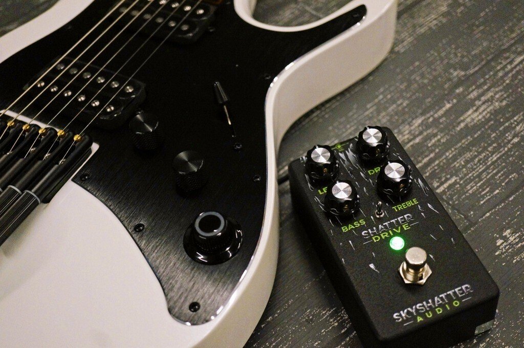 今のサウンドのために作られた、モダンオーバードライブ！Skyshatter