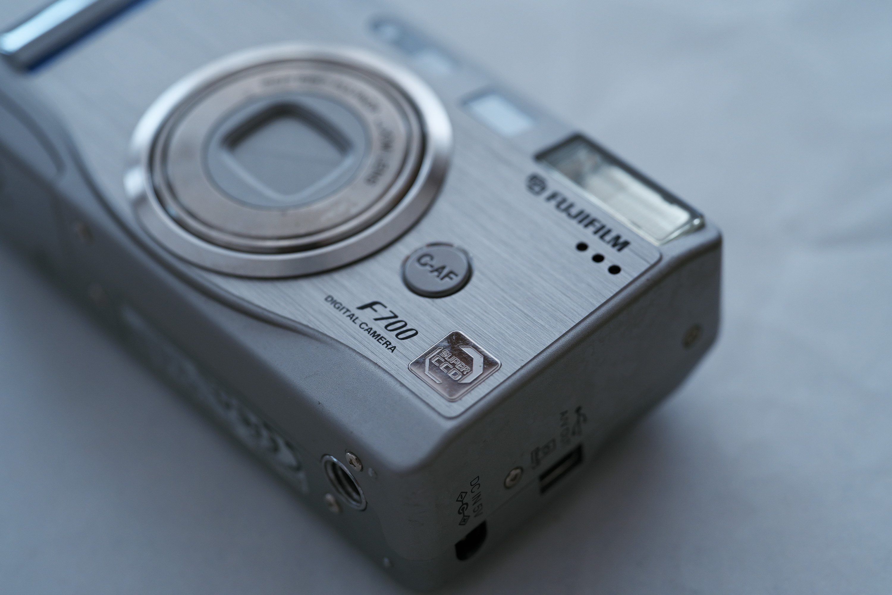 オールドデジカメ思い出話 その3 Fujifilm Finepix F700｜ちいさな島