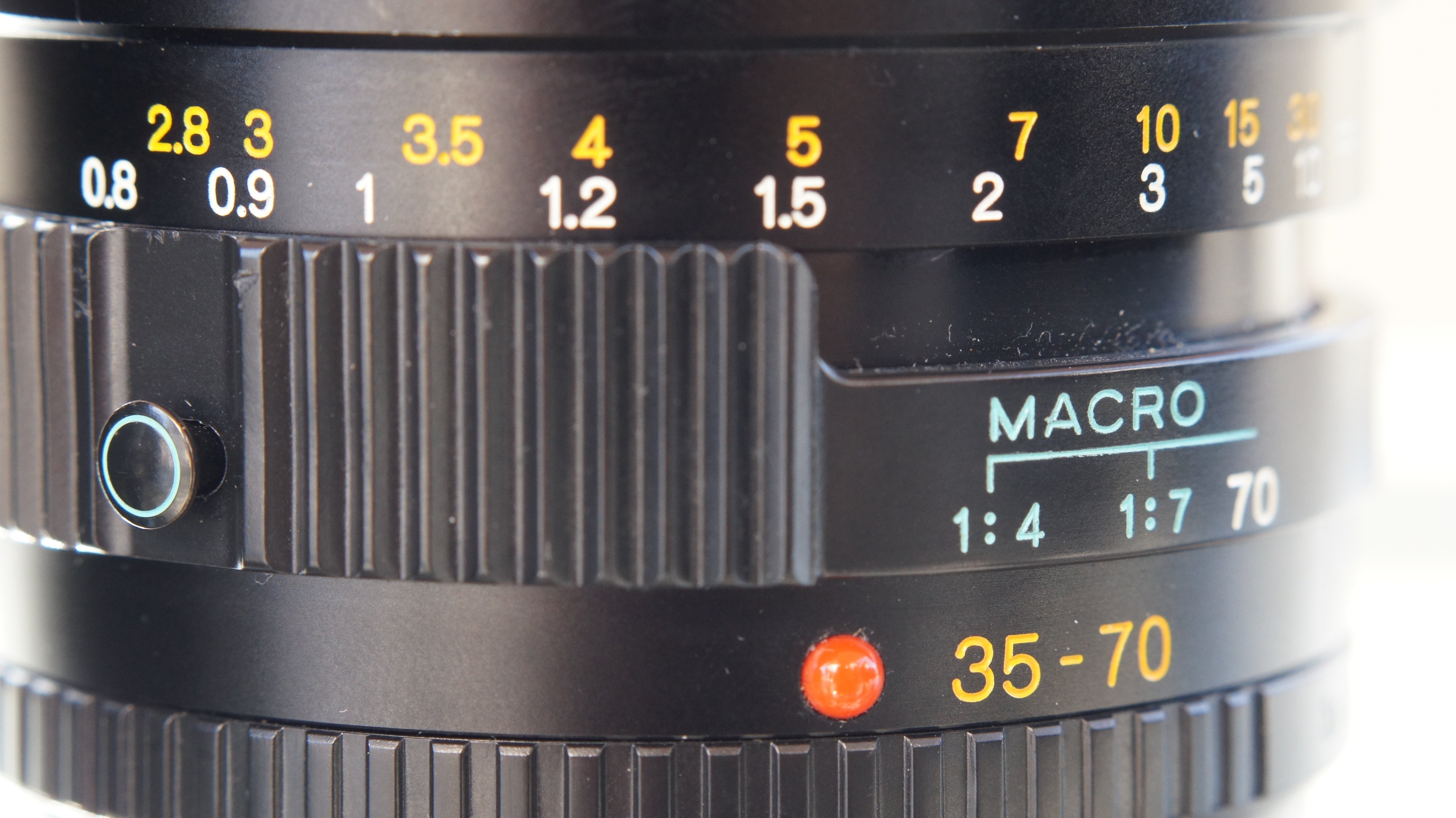 ライカとミノルタの結晶？MINOLTA MD ZOOM 35-70mm f3.5についての考察