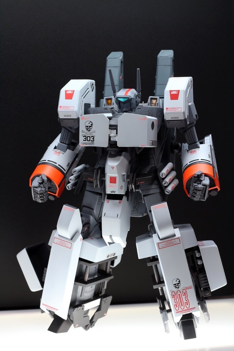 ハセガワ72/1アーマードバルキリー塗装済完成品