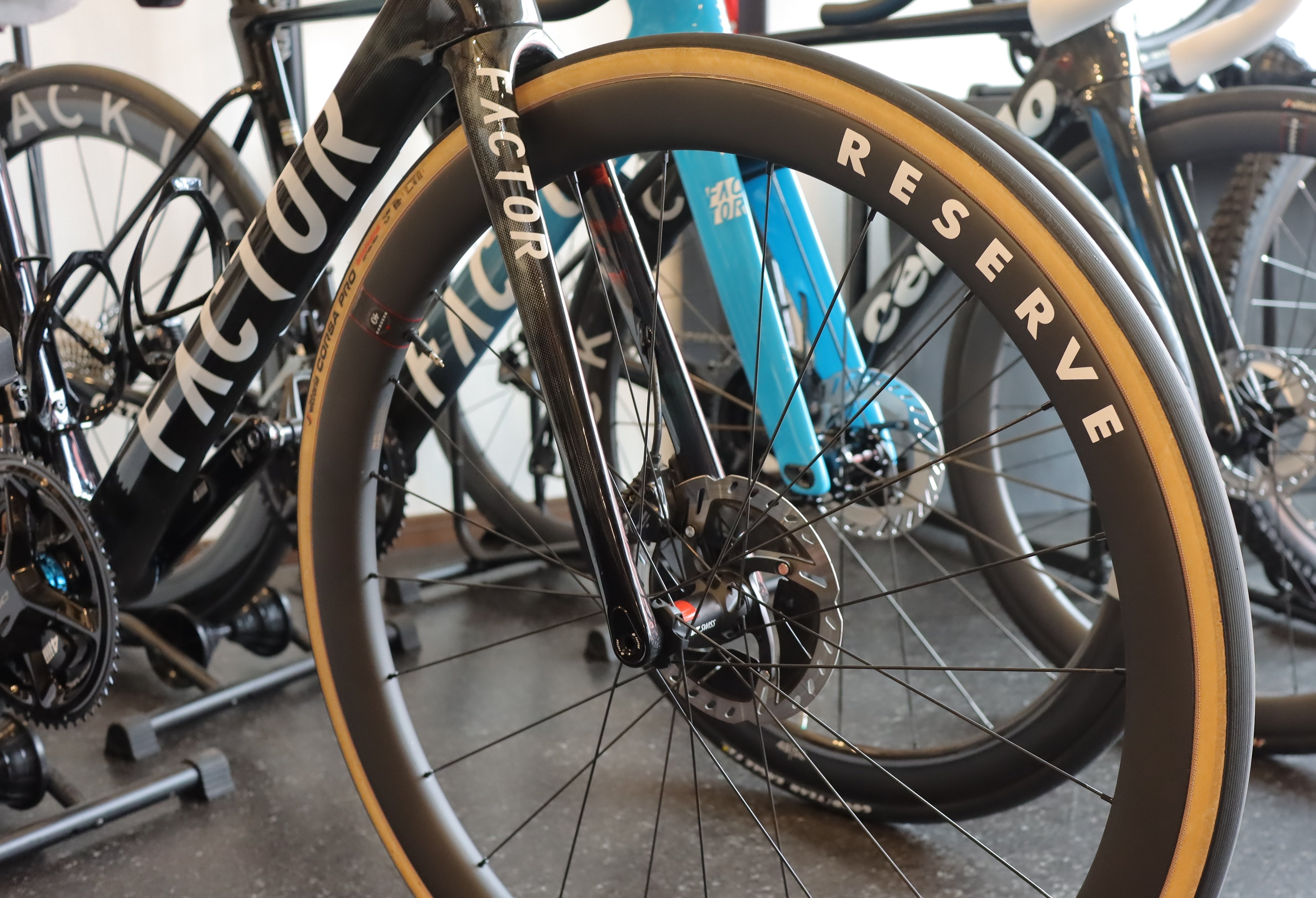 Reserve52/63限定モデル入荷・ステッカーチューンサービス開始