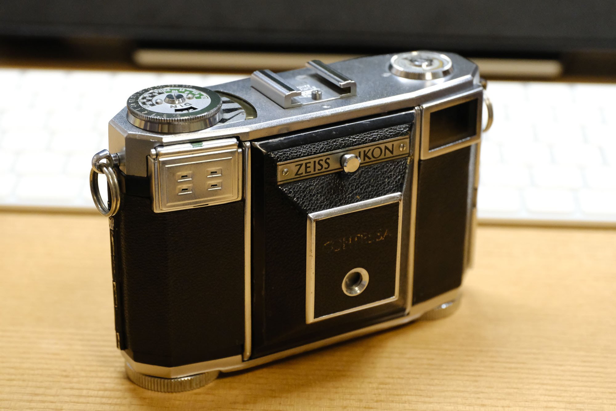 カメラ雑談）70年前に誕生した奇跡のカメラ コンテッサ35｜福田イサオ