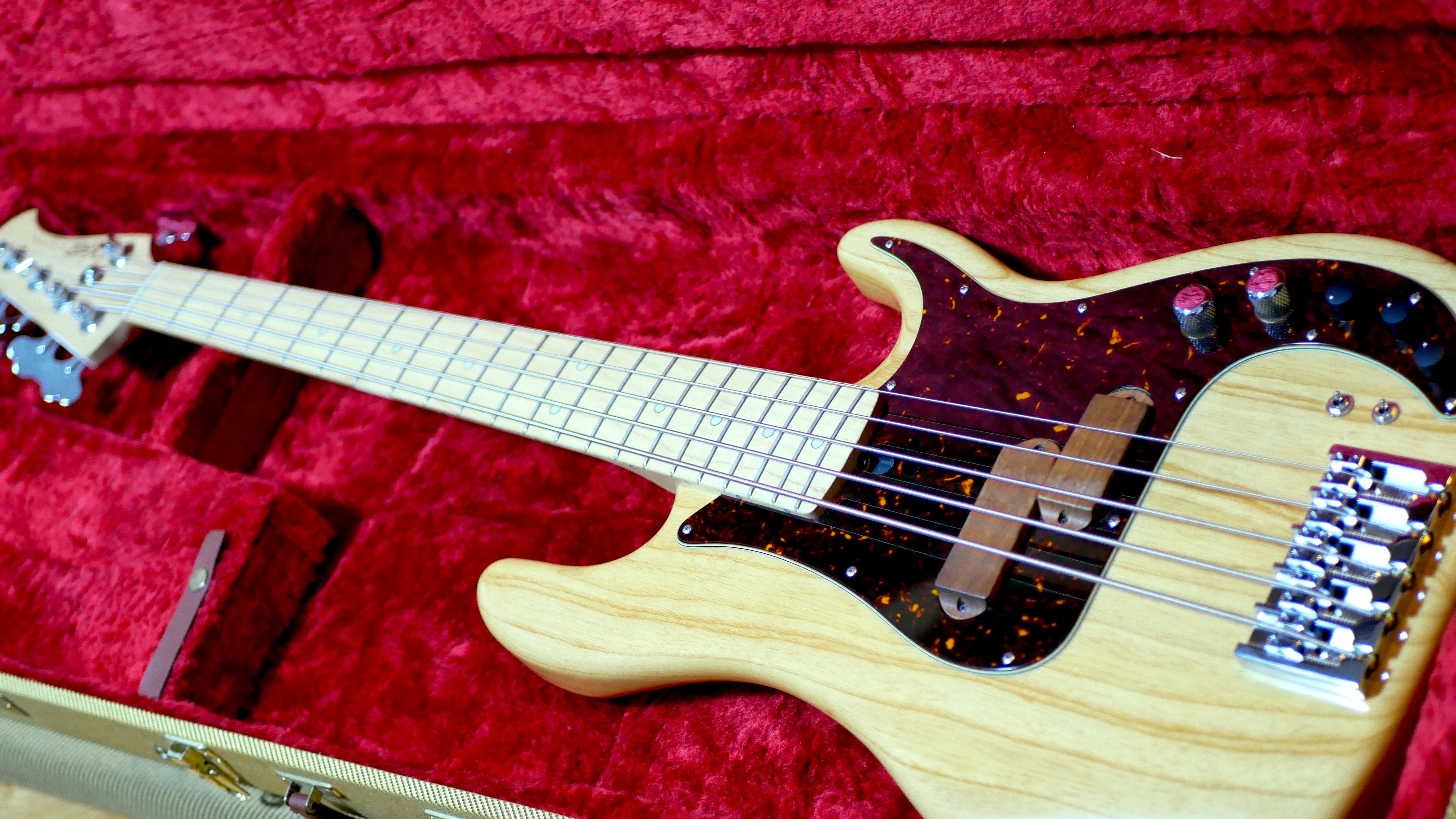 ベースをリフィニッシュした件について｜LEEVELLES