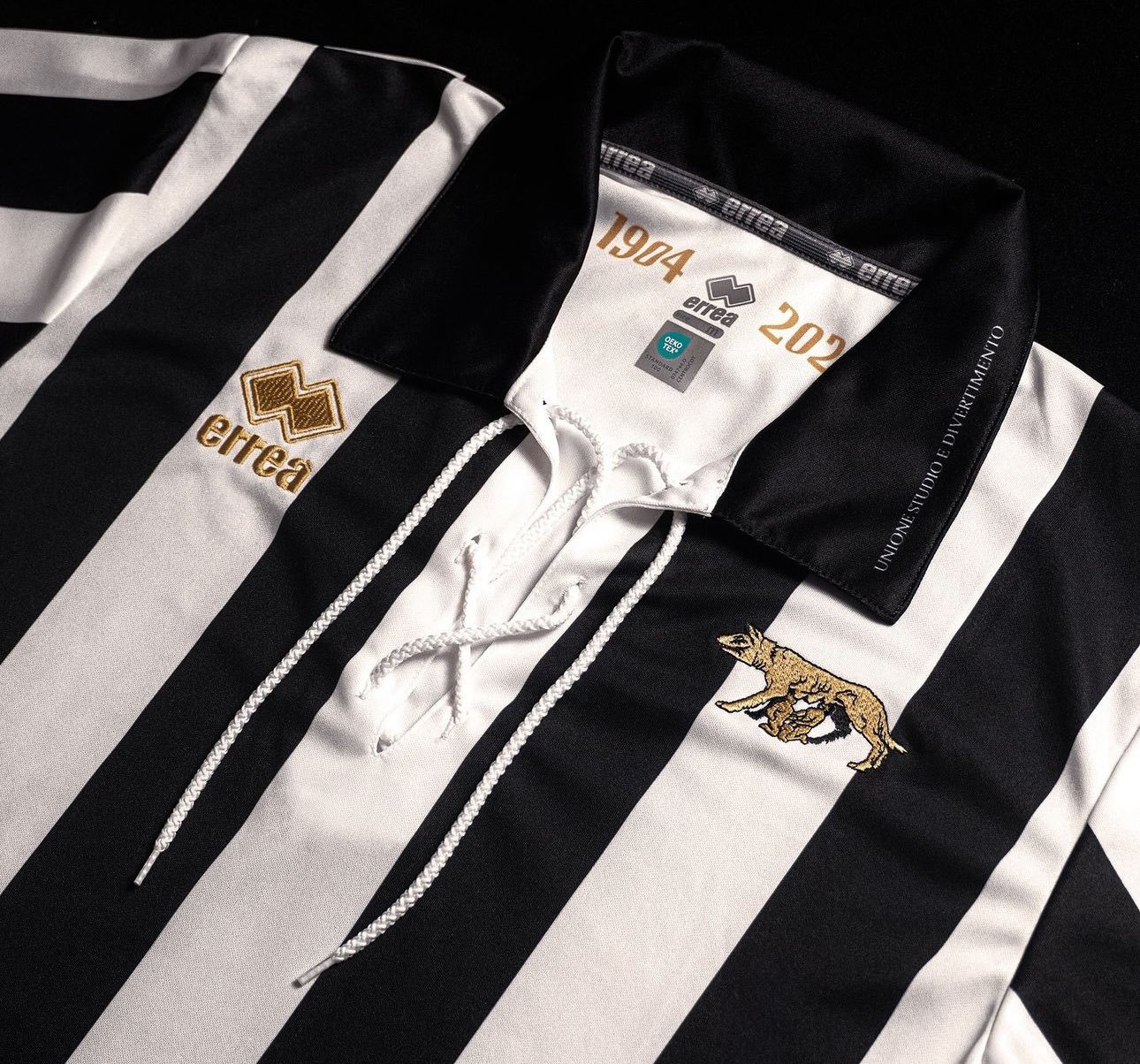 実に優雅！シエナの120周年記念ユニフォームは「編み上げ」の超レトロ