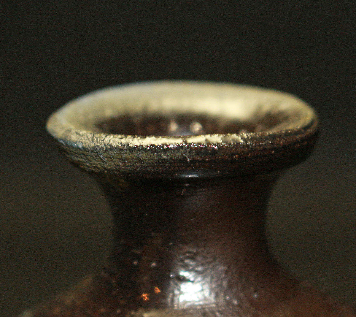 26062 伊勢崎淳 備前黒徳利 – アート飛田