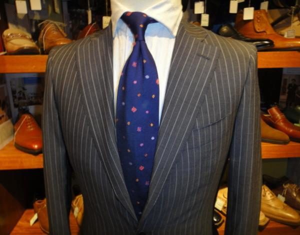 イザイア ISAIA】春夏向けウール120's毛 ストライプ柄グレースーツ 42