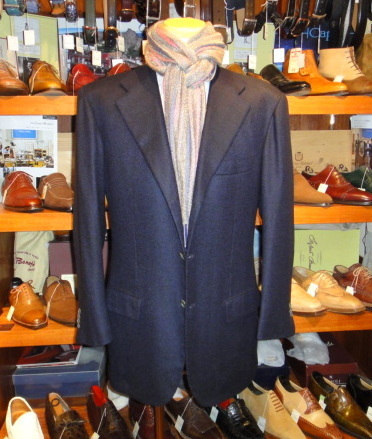 Kiton キトン】秋冬向け 厚肉カシミヤ100％ 定番ネイビージャケット 紺