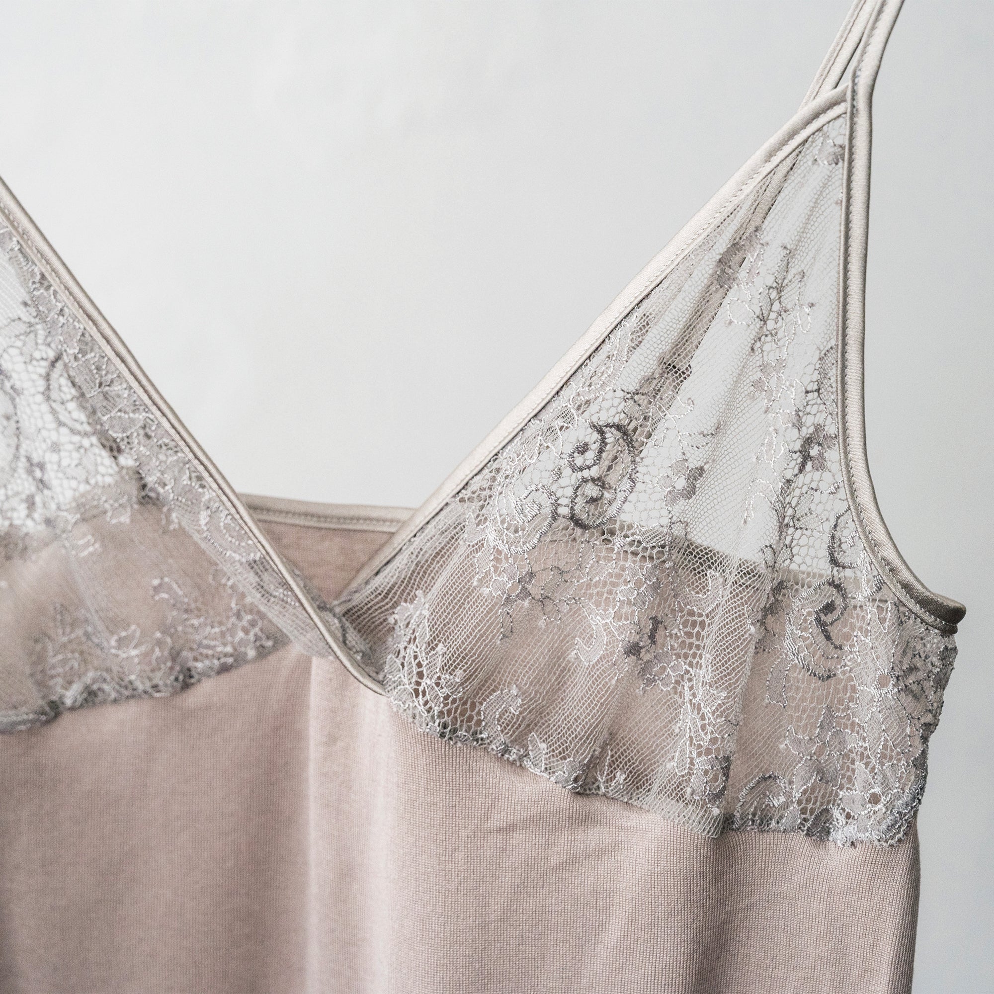 フロントクロスキャミソール