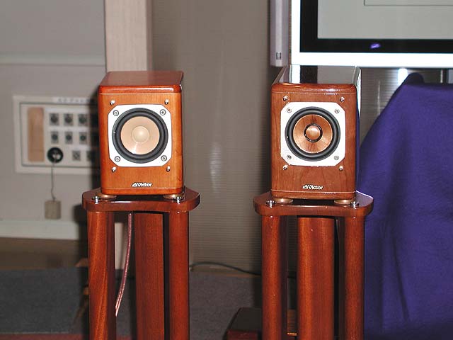 ビクター、世界初の木製振動板を採用したスピーカーを開発