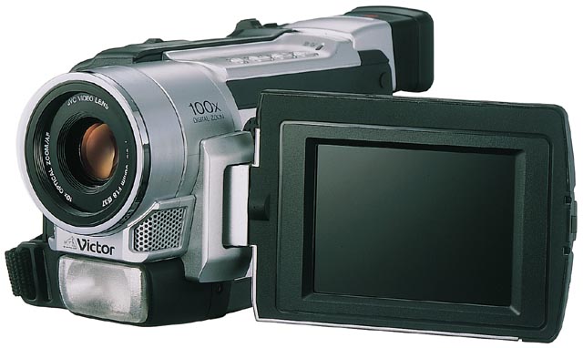 ビクター、アクセサリ付属で実売15万円のメガピクセルDVカメラ