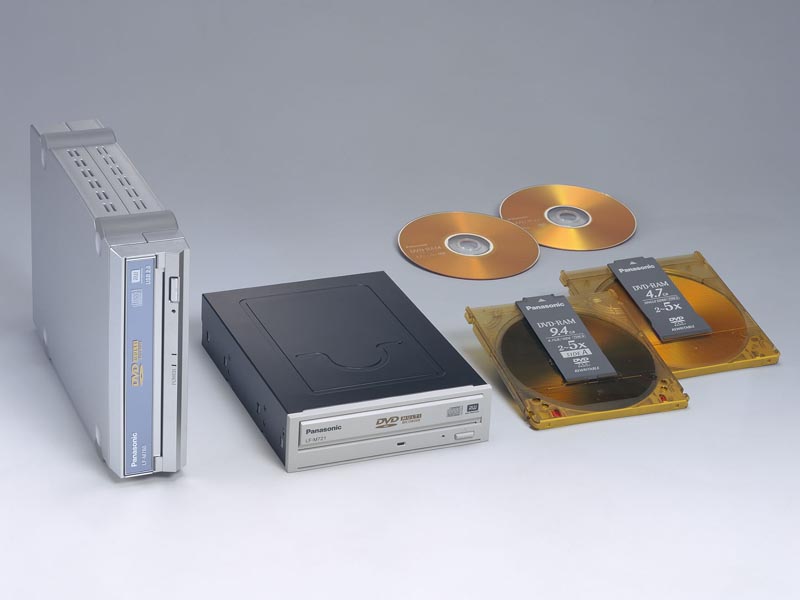 松下、カートリッジ式DVD-RAM対応のスーパーマルチドライブ