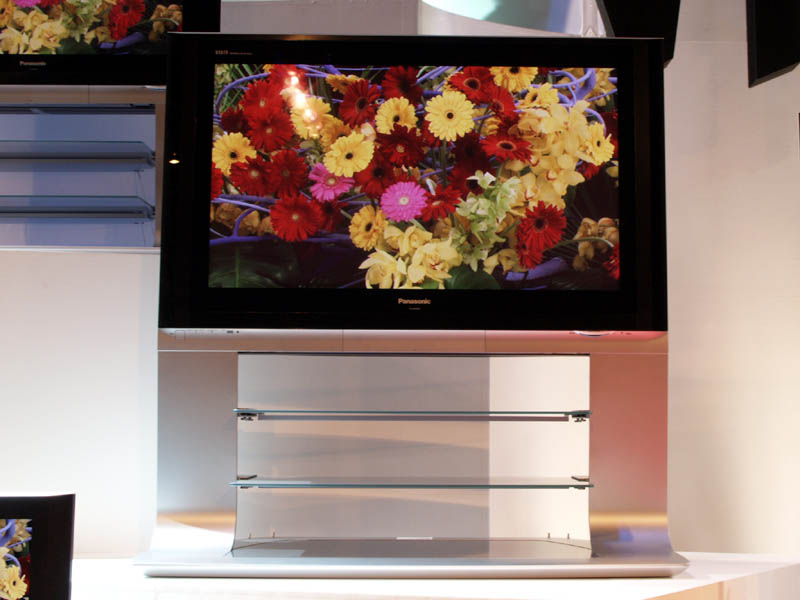 松下、「感動画質」を目指した50/42/37V型プラズマテレビ