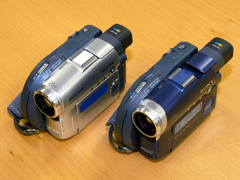 ソニー、8cm DVD-R/RW採用の国内初「DVDハンディカム」