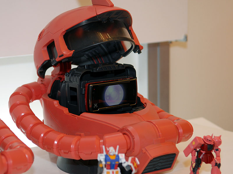 ソフトバンク、“シャア専用”携帯電話の発売日決定