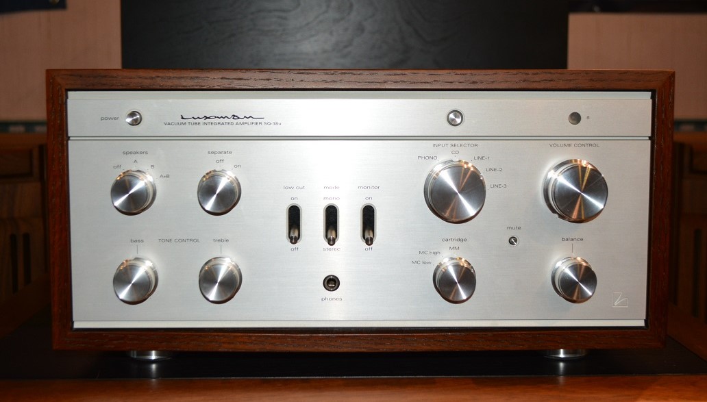 販売終了：中古品：LUXMAN SQ-38u 伝統的な木箱構造を採用し、MC