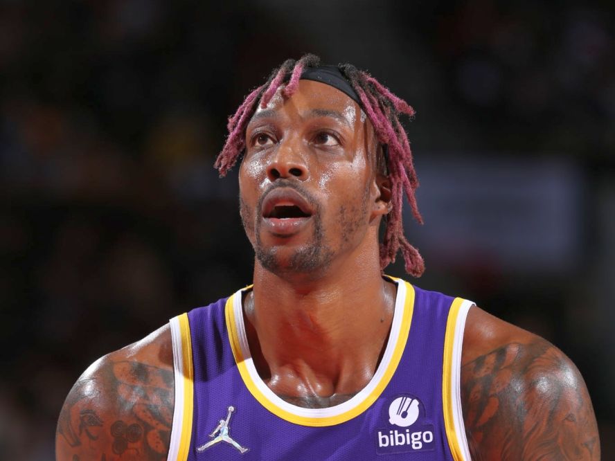 ドワイト・ハワードはNBAでの現役続行を望むも、世界最大のプロレス