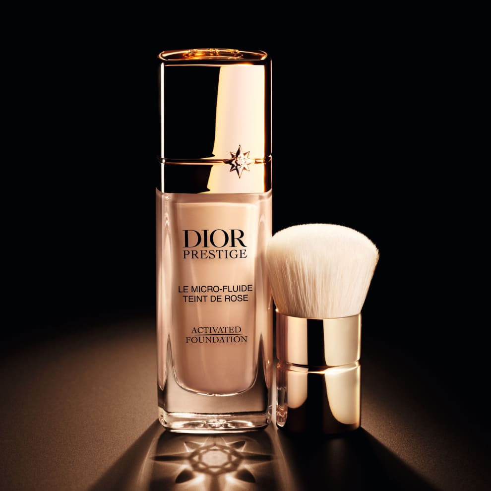 この秋は【ディオール】で格上げ！「プレステージ」の目元用美容液