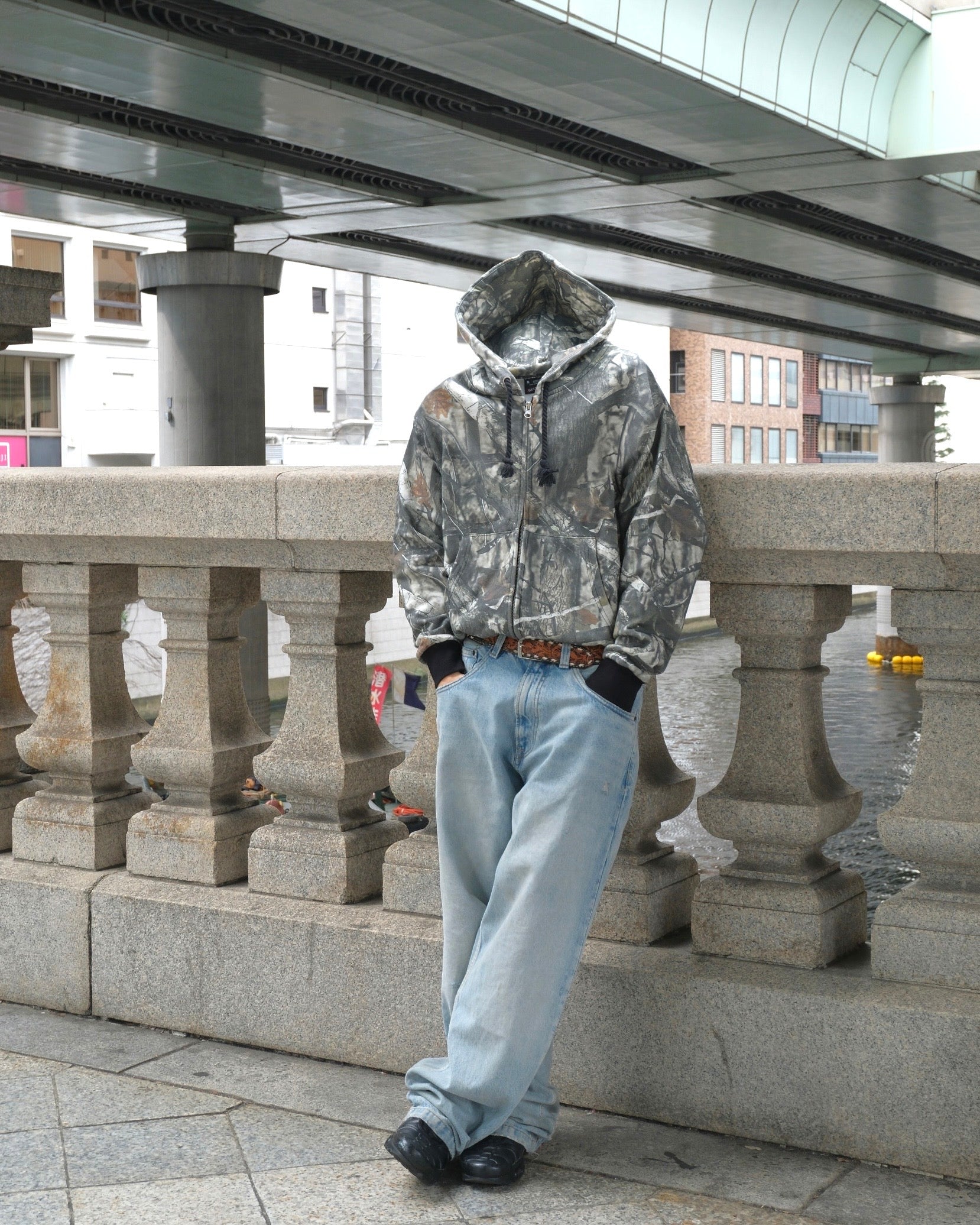 HOODIE / SWEAT – BELVET