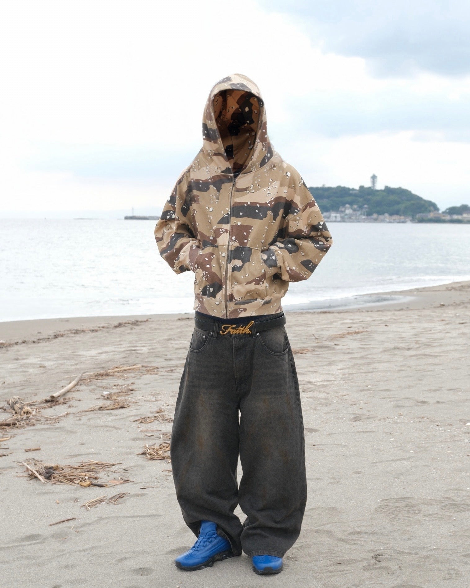 Sun-Faded Zip Hoodie – BELVET