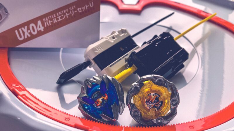 さあ、今すぐバトル！ UX-04 「バトルエントリーセットU」｜Beyblade-Fun