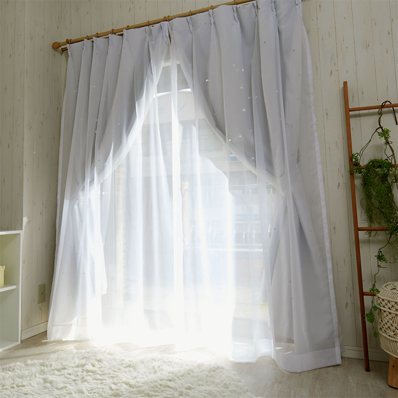 光が差し込むと可愛い星のシルエットが浮かびだす！ドレープとレースの