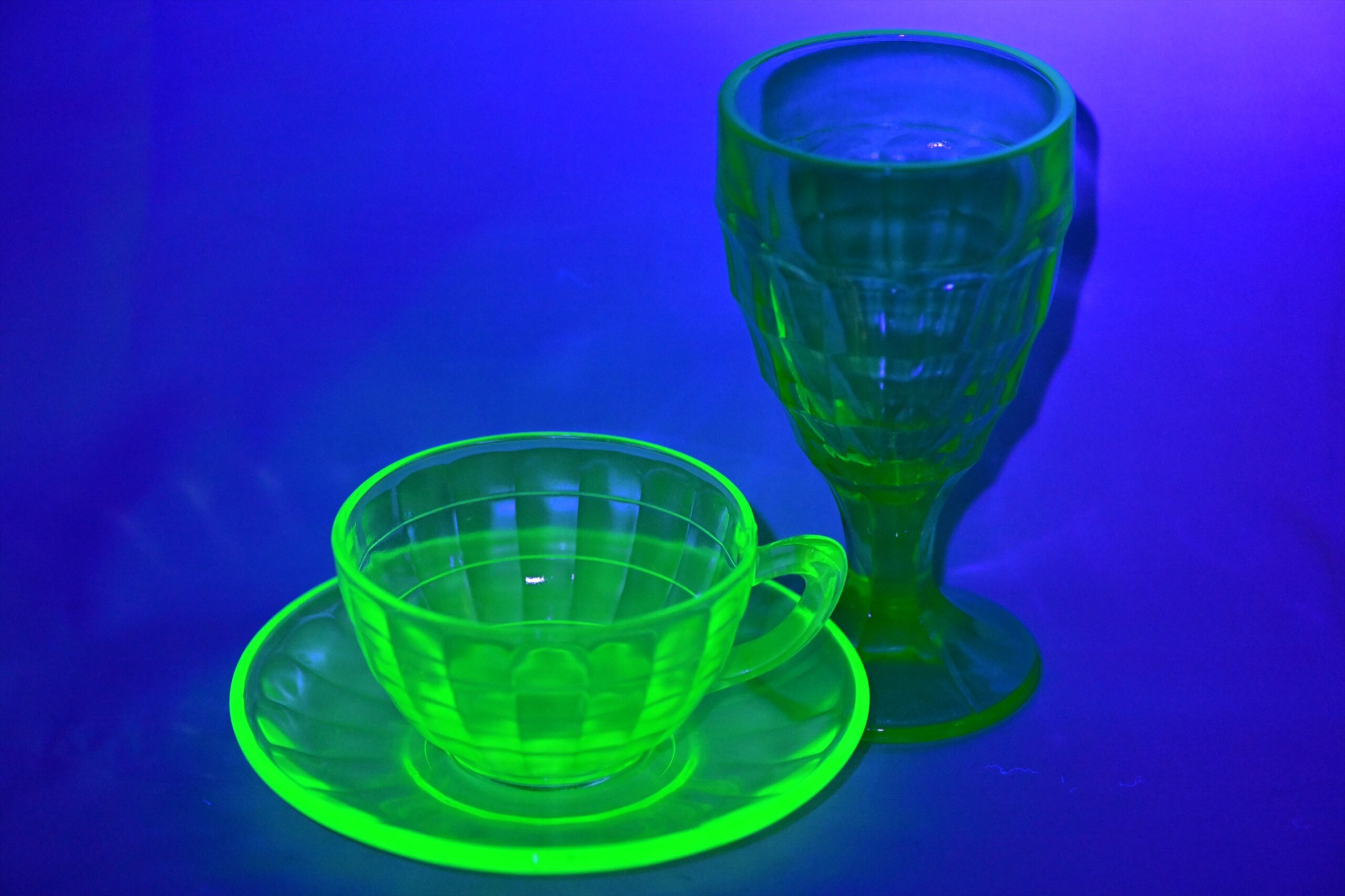 魅惑のウランガラスの世界 | 銀の備忘録