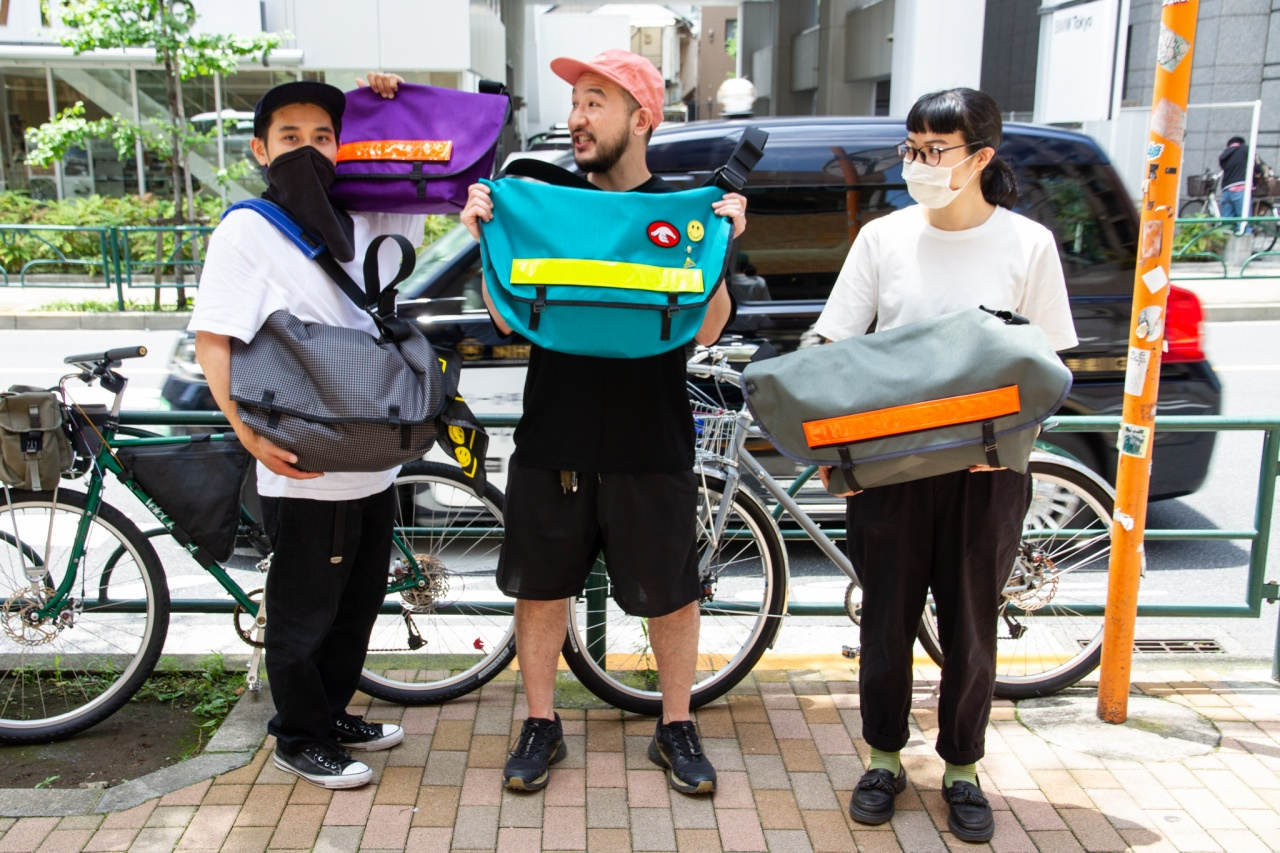 BLUE LUG* the messenger bag half (grey) - BLUE LUG ONLINE STORE