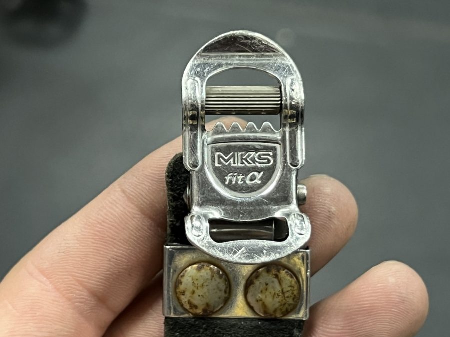 MASH* MKS × MASH leather double toe straps (red) - BLUE LUG ONLINE