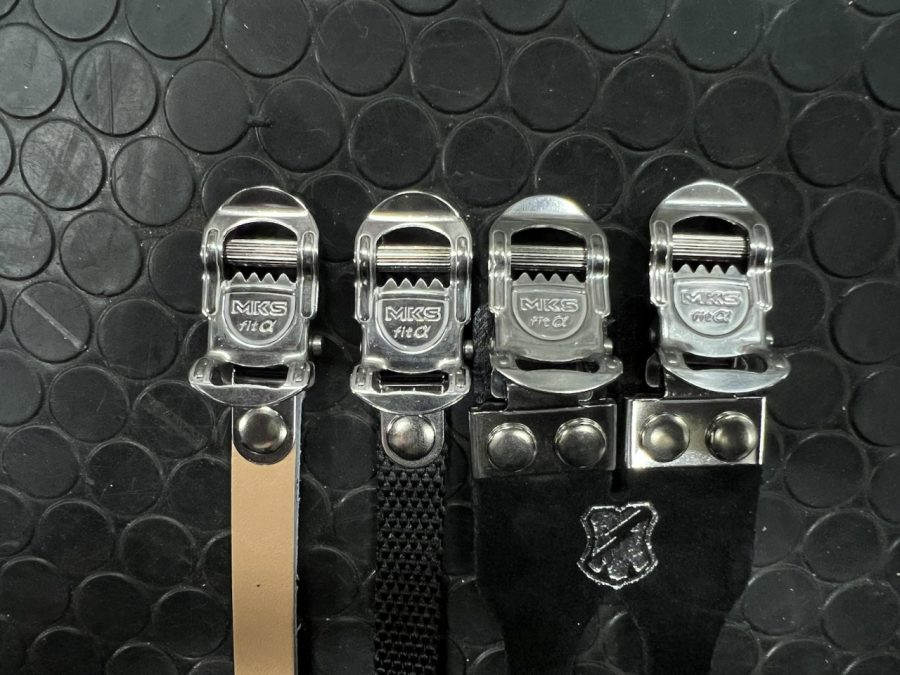 MASH* MKS × MASH leather double toe straps (blue) - BLUE LUG